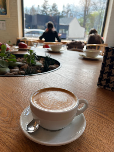 Иван Вазов, бул. „Витоша“ 202, 1408 София