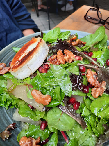 София център, ул. „Христо Белчев“ 29b, 1000 София