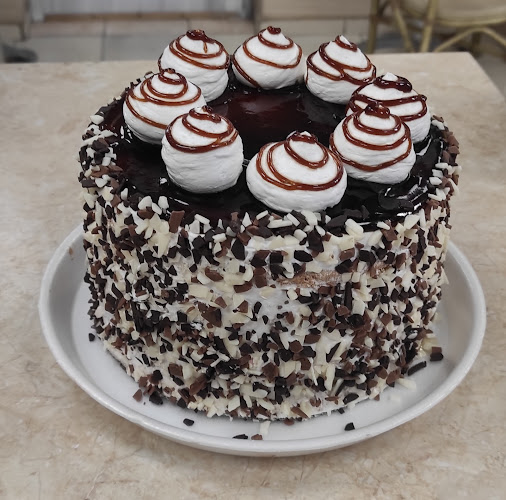 Кафе-сладкарница и пекарна МИКИ - Гастрономия и хотелиерство