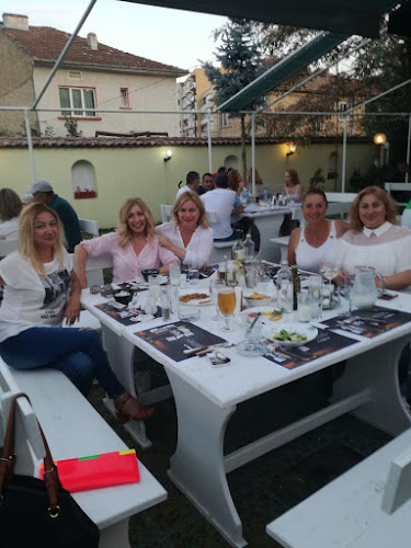 бул. „България“ 18, 7800 Попово