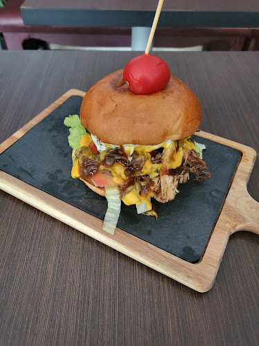 ж.к. Хаджи Димитър, ул. „Уошбърн“ 32-34, вх. Б1510, 1510 София