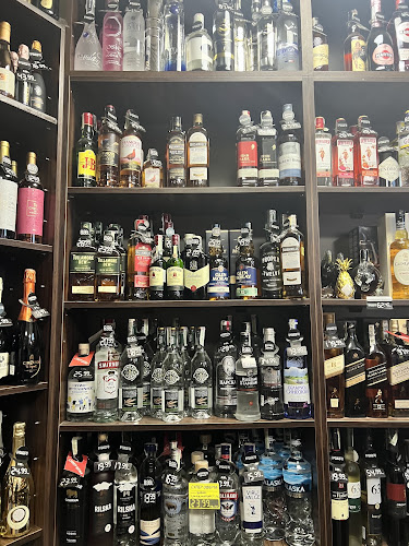 ж.к. Христо Ботев - ЮгЮжен, бул. „Никола Вапцаров“ 91A, 4004 Пловдив