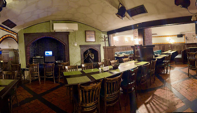 Ейл Хаус Център - Гастрономия и хотелиерство