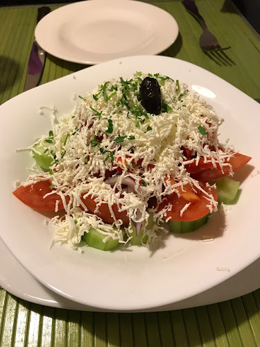 София център, ул. „Христо Белчев“ 42, 1000 София