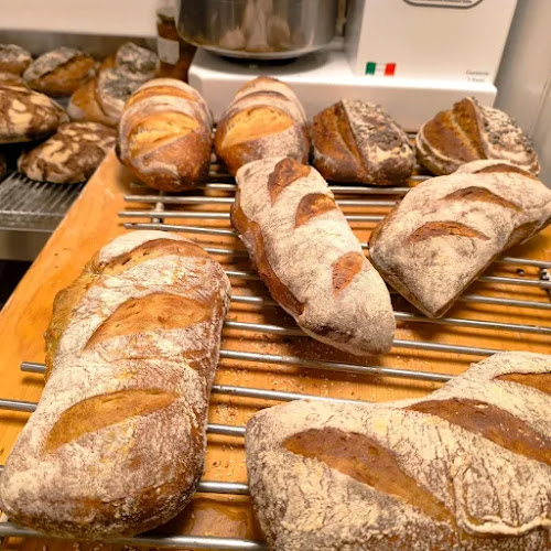 Йоле Кафе Пекарна - Гастрономия и хотелиерство