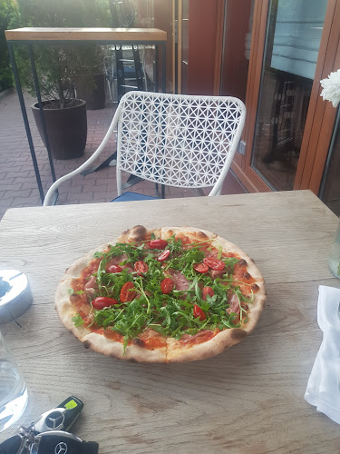 Opinii despre Cinecitta Osteria Italiana în София - Гастрономия и хотелиерство