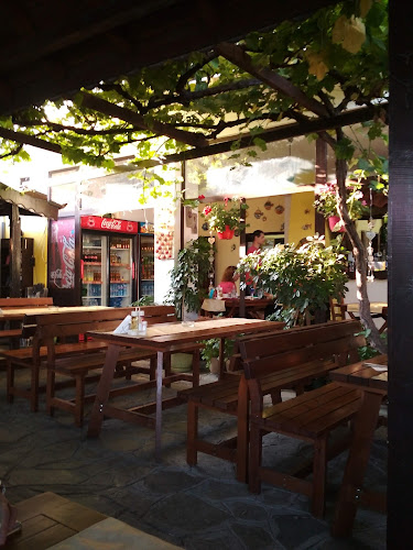 ул. „Гeoрги Koндолов“ 2, 8277 Лозенец