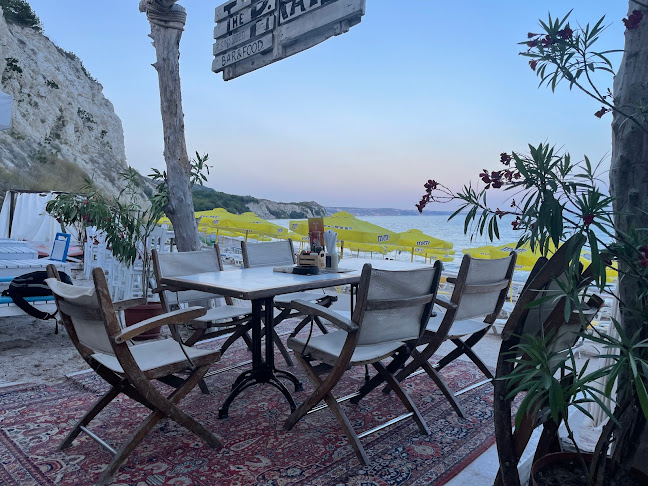 PIRATES Bar and Food