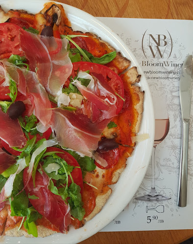 Ла Тоскана пица, бар и динър - Гастрономия и хотелиерство