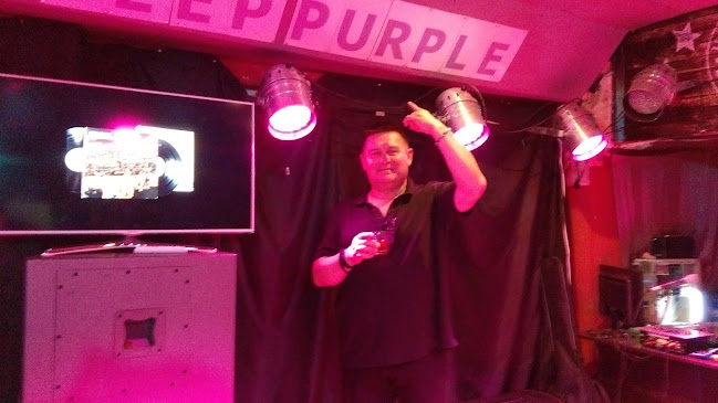 Караоке стар - Гастрономия и хотелиерство