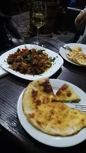 Механа При Кмета - Гастрономия и хотелиерство