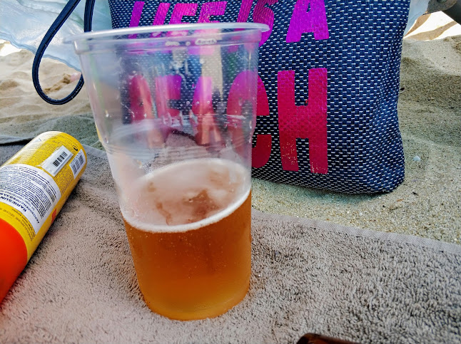 ADORO BEACH - Гастрономия и хотелиерство