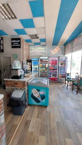 GYROS Гоце Делчев-MOLLY не е това,което си мислиш - Гастрономия и хотелиерство