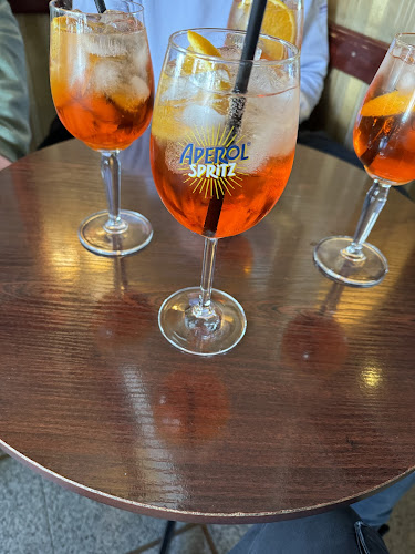 Кафе Париж - Гастрономия и хотелиерство