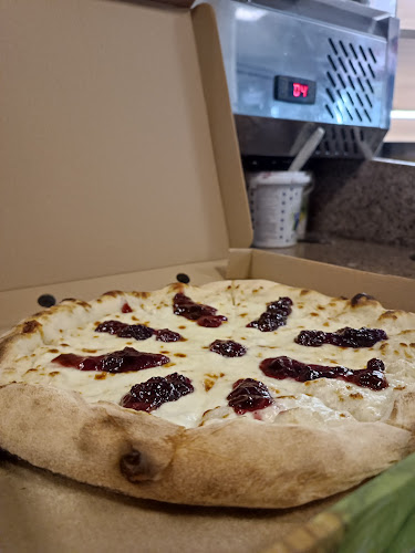 ул. „Йосиф Щросмайер“ 370, 1309 ж.к. Света Троица, София, България