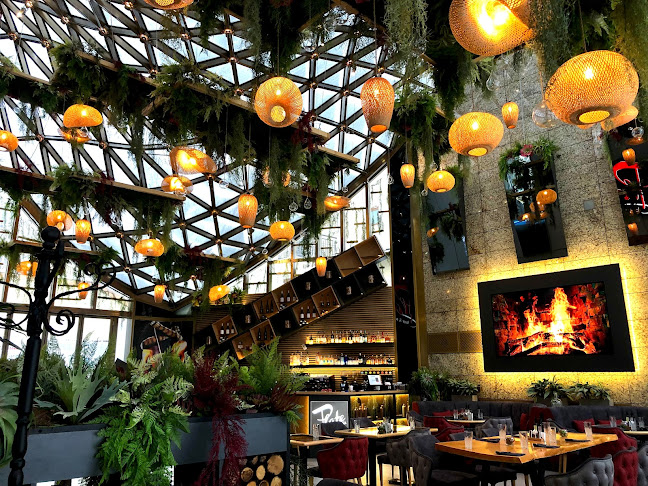 Plate Bar & Restaurant - Гастрономия и хотелиерство