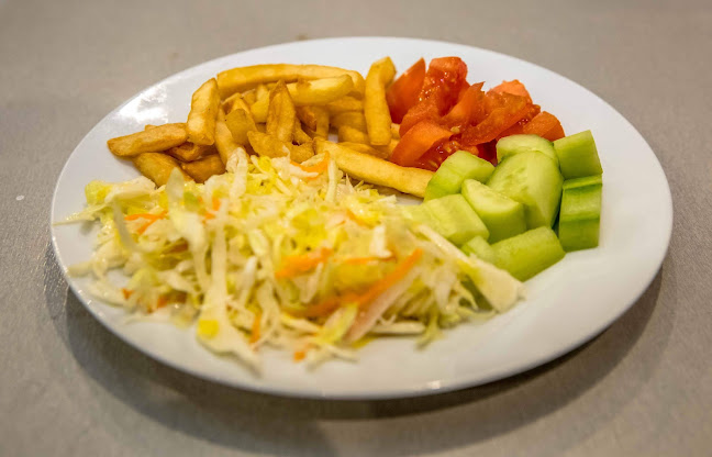 Бай Моне - Гастрономия и хотелиерство