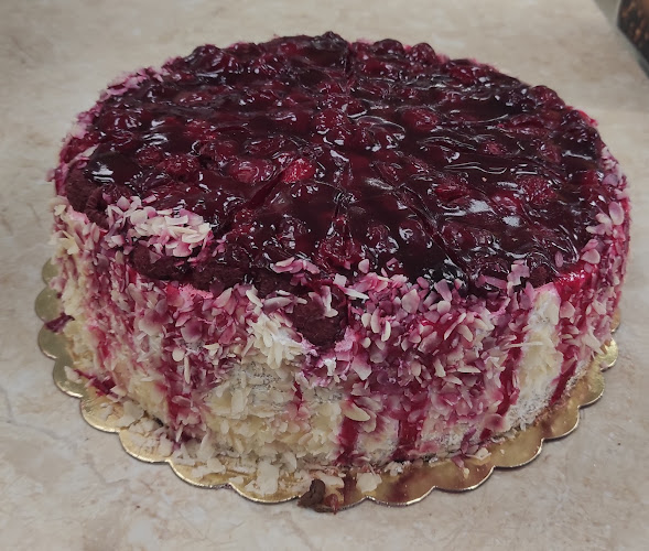 Кафе-сладкарница и пекарна МИКИ - Гастрономия и хотелиерство