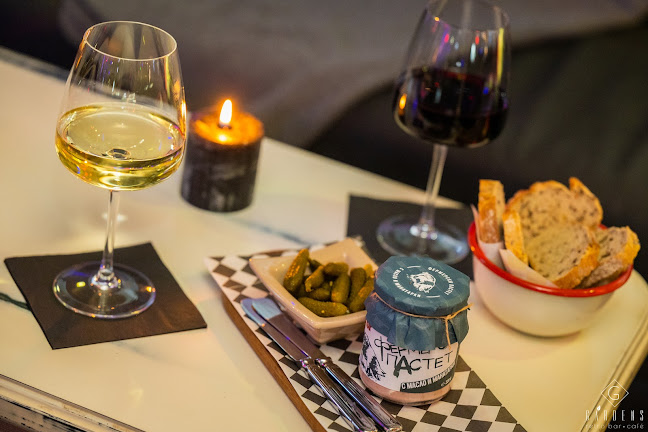 Comentarii opinii despre Gardens retro bar&café