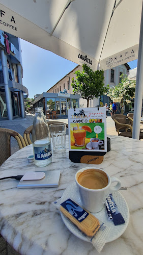 Opinii despre Rose Gardens Café în Бургас - Гастрономия и хотелиерство