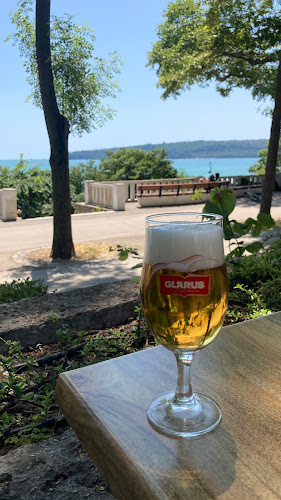 Морско казино - Гастрономия и хотелиерство