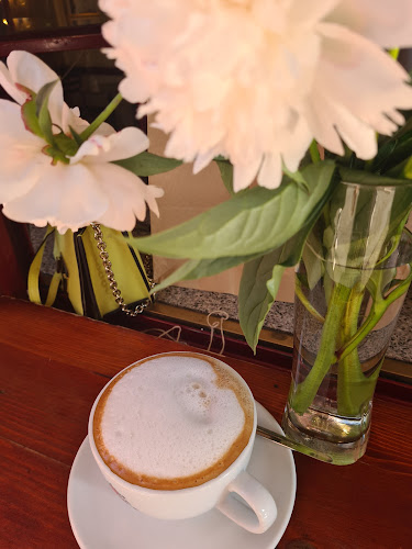 Кафе Париж - Гастрономия и хотелиерство