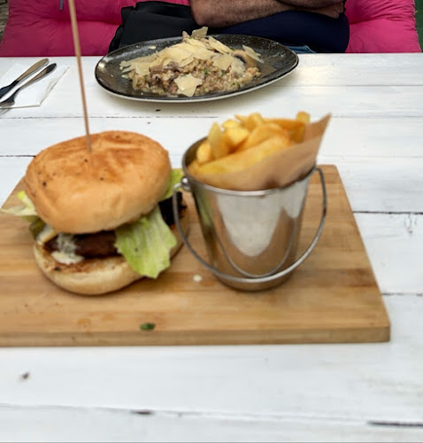 Chef's family bar&kitchen - Гастрономия и хотелиерство