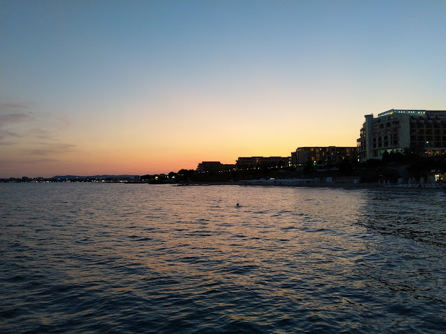 Алоха плажен бар - Гастрономия и хотелиерство