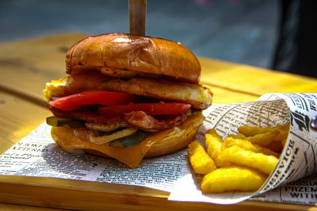 Opinii despre La Piazza în Тетевен - Гастрономия и хотелиерство