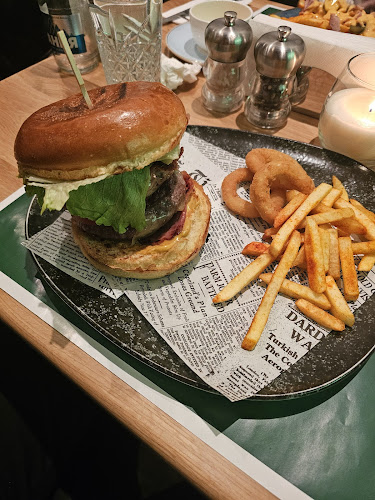 Витоша стрийт бар и динър - Гастрономия и хотелиерство