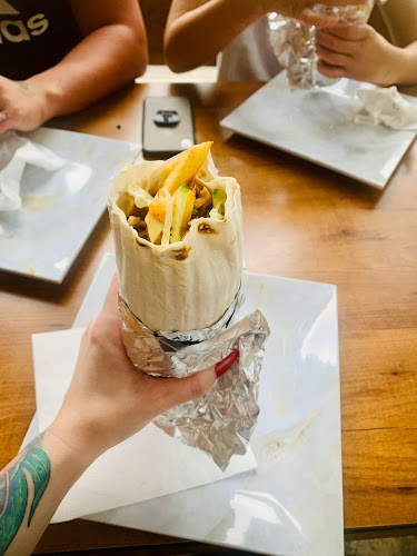 Opinii despre Дюнер" Point" în Кърджали - Гастрономия и хотелиерство