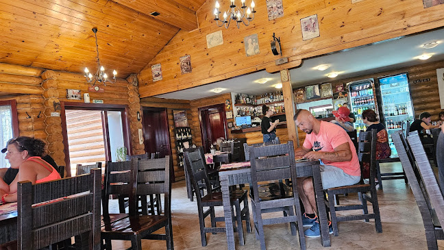 Пицария "Дървената къща" - Гастрономия и хотелиерство