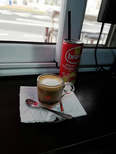 Comentarii opinii despre "'Bulldog'' coffee shop