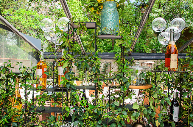 La Casa - Гастрономия и хотелиерство