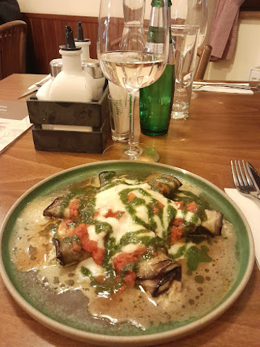 Италиански ресторант "Слънчевата къща" - Гастрономия и хотелиерство