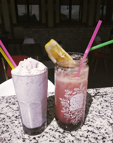 Boris Castle- ресторант градина - Гастрономия и хотелиерство