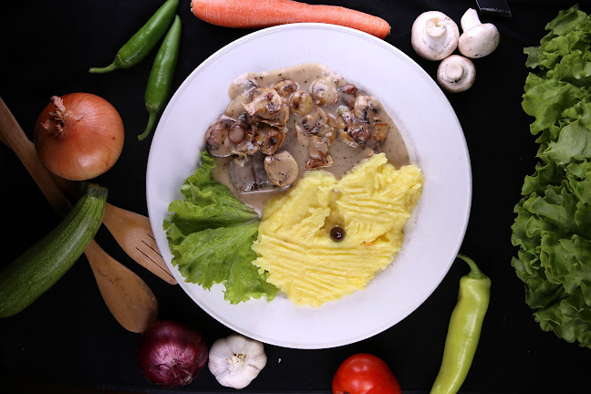 Къщата на Джиков - Гастрономия и хотелиерство