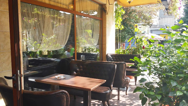 Opinii despre Ресторант "Камина", бърза закуска" Ям-Ям", Sham sweet coffee în Варна - Гастрономия и хотелиерство