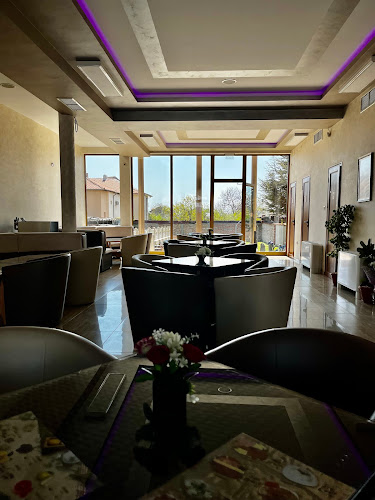 ул.Черно Море 36, 8210 Каблешково