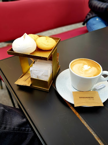 София център, пл. „Света Неделя“ 16 square, 1000 София