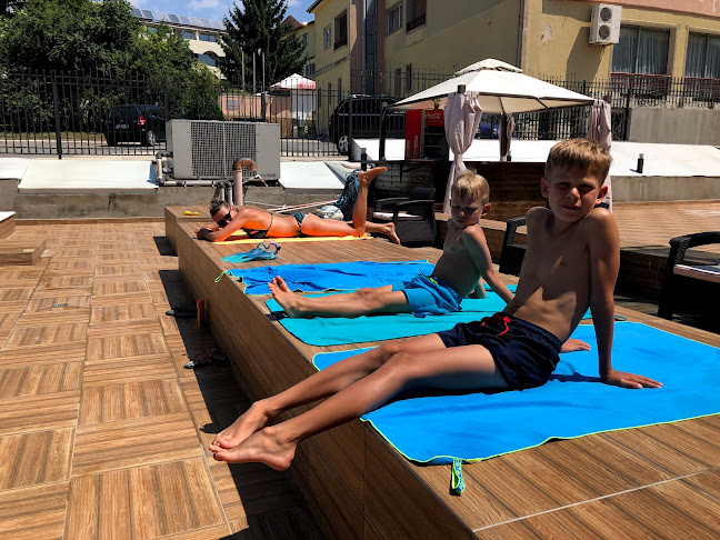 Opinii despre Swimming pool bar în Балчик - Гастрономия и хотелиерство