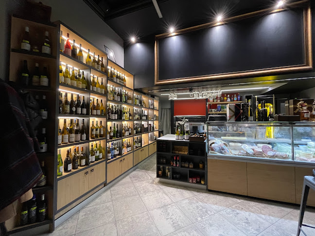 Триложи - Гастрономия и хотелиерство