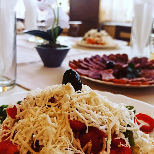 Opinii despre Ресторант Ивел în Добринище - Гастрономия и хотелиерство