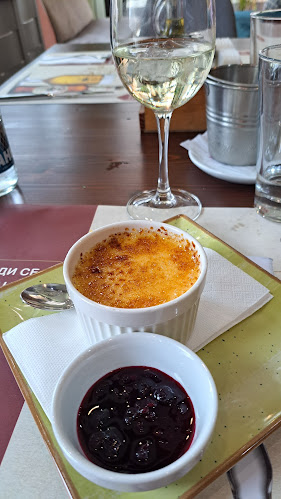 Русе Център, пл. „Света Троица“ 15, 7000 Русе