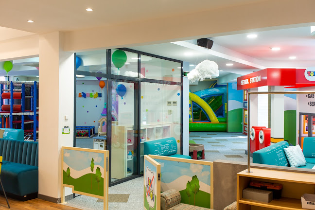 Тон Бонбон Рива Център - ресторант и детски център - Гастрономия и хотелиерство