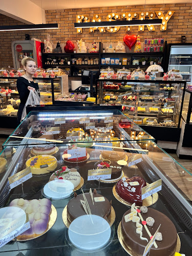 Opinii despre Костис Гръцка Сладкопекарна în София - Гастрономия и хотелиерство