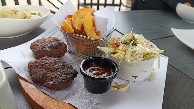 Ресторант Главатарски Хан Кърджали - Гастрономия и хотелиерство