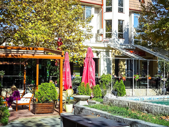 Opinii despre Кафе-аператив Глобус în Момчилград - Гастрономия и хотелиерство