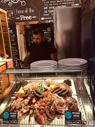 ВладиславовоМладост, бул. „Цар Освободител“ 164, 9020 Варна