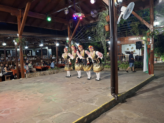 Планинска Къща - Гастрономия и хотелиерство